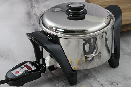 Saladmaster > Our Products > 12 in. Electric Oil Core Skillet With Cover